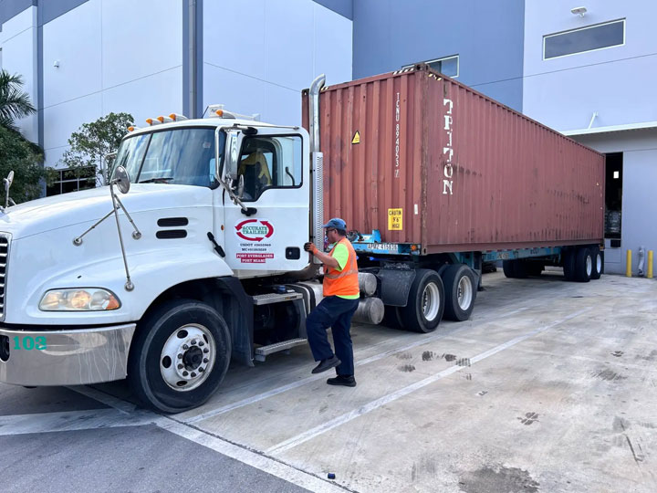Accurate Trailers Service Car